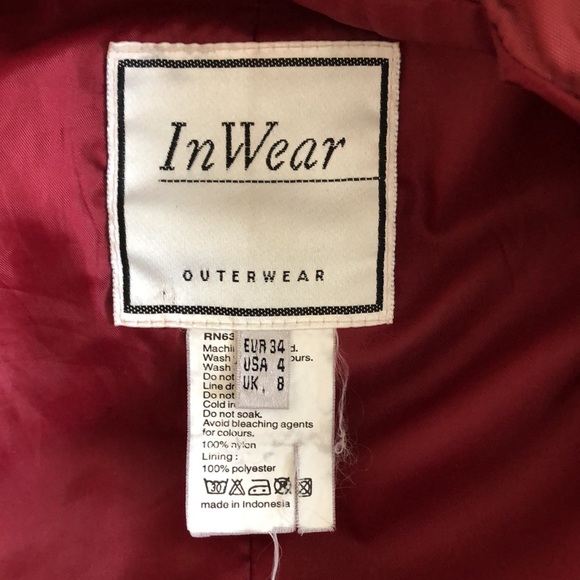 21. In wear coat - Picture 9 of 16